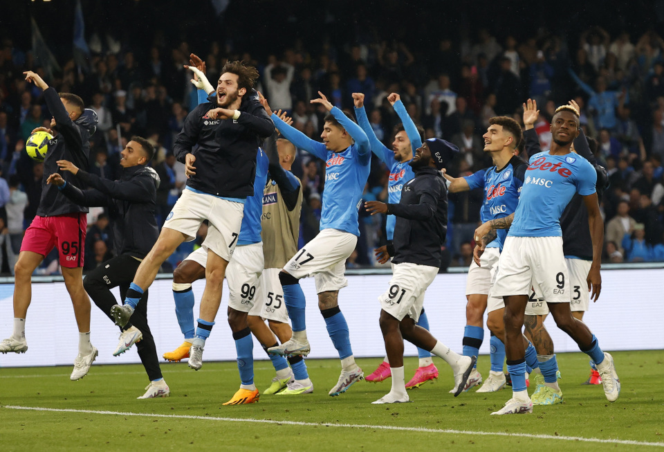 鱼死网破！LPL一黑马战队被曝选手内斗，中单心态已炸